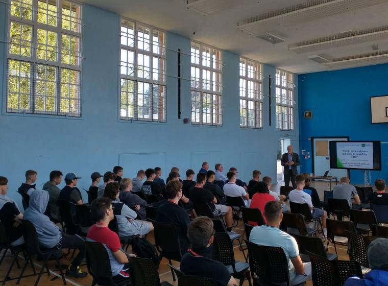 Innovation Nottinghamshire speaking to the Engineering and Electrical Installation students to discuss 5G