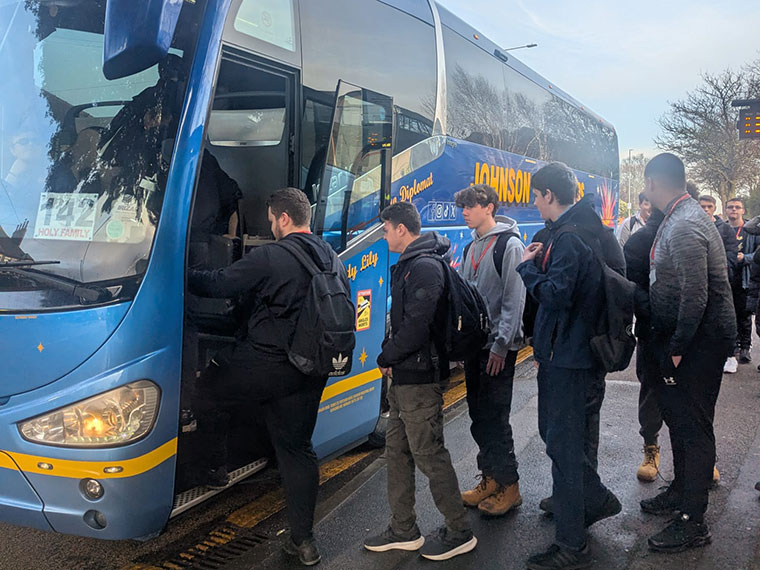 North Notts students getting on a coach to visit Laing O’Rourke
